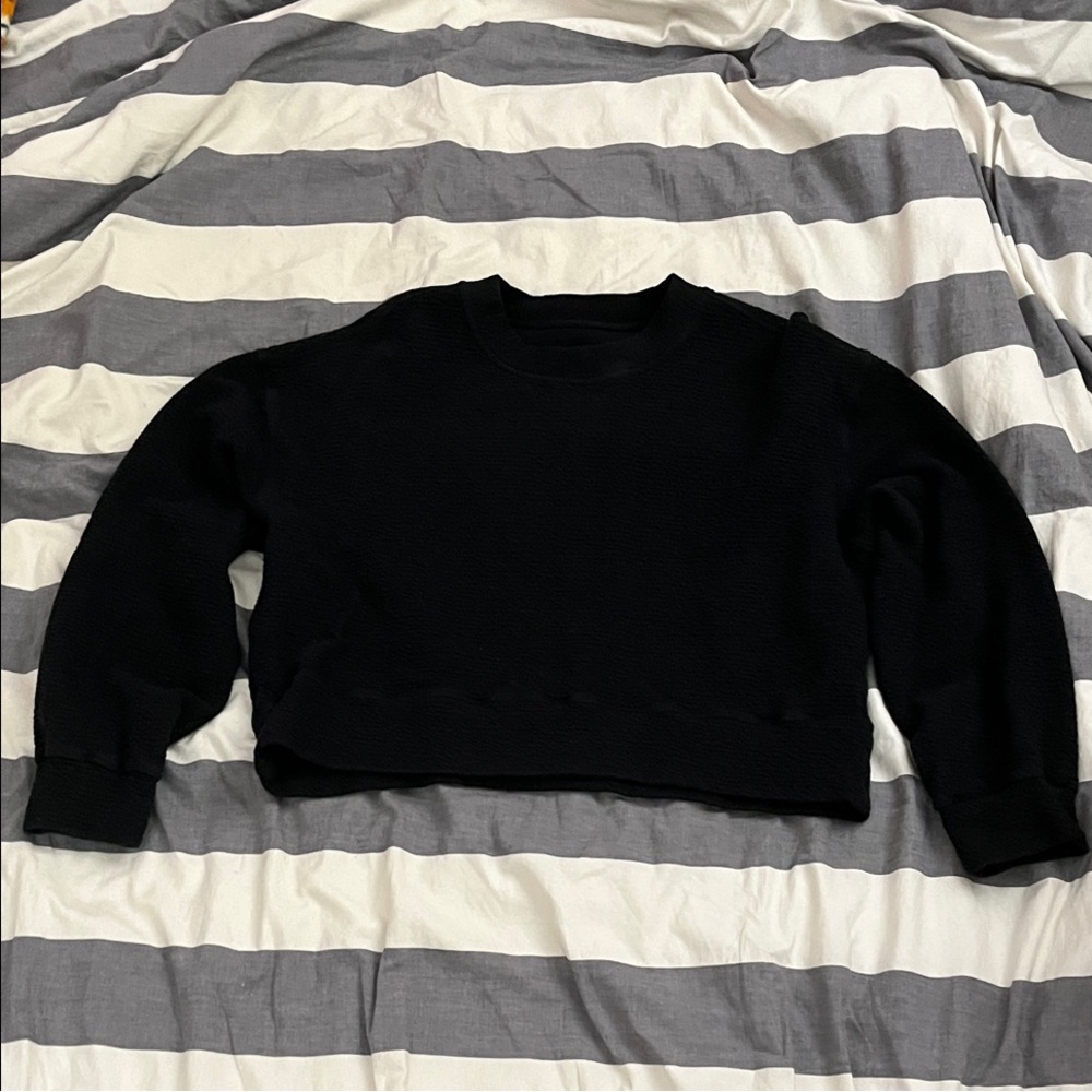 Black Cropped Sweatshirt